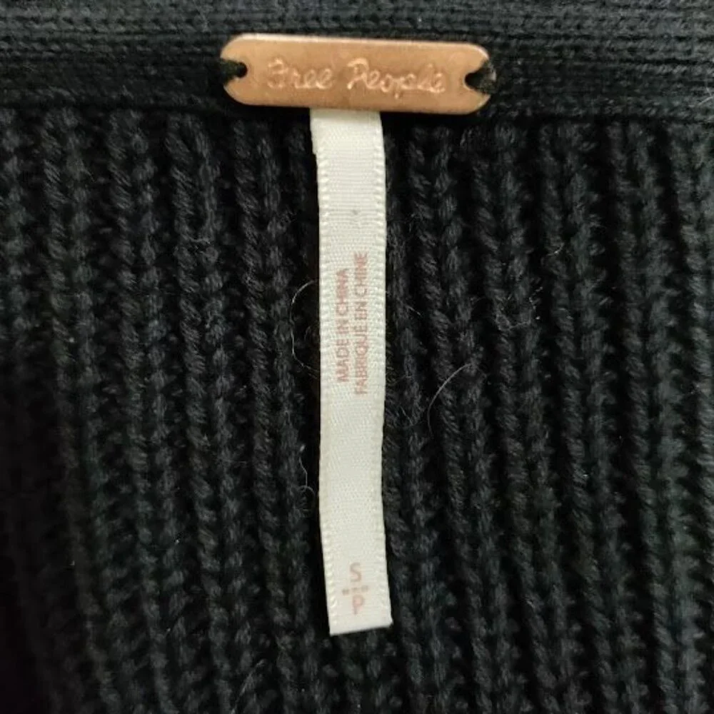 Free People Solid Black Ribbed When It Rains Cotton V-Neck Cropped Sweater S - Picture 5 of 11